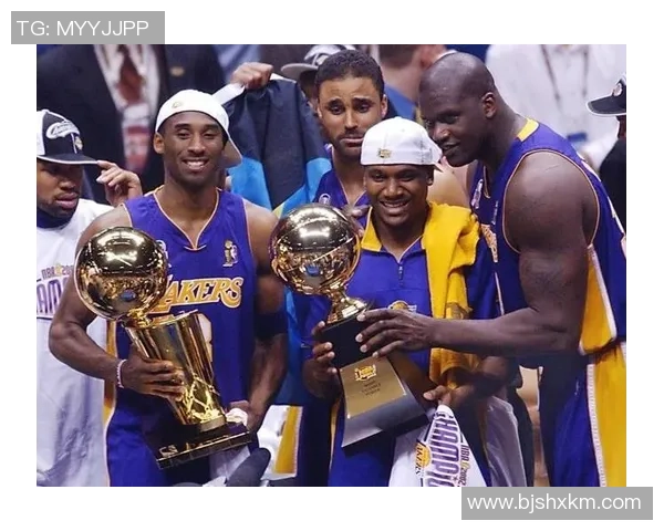 科比传奇：从湖人王朝到全球篮球偶像的辉煌历程与影响
